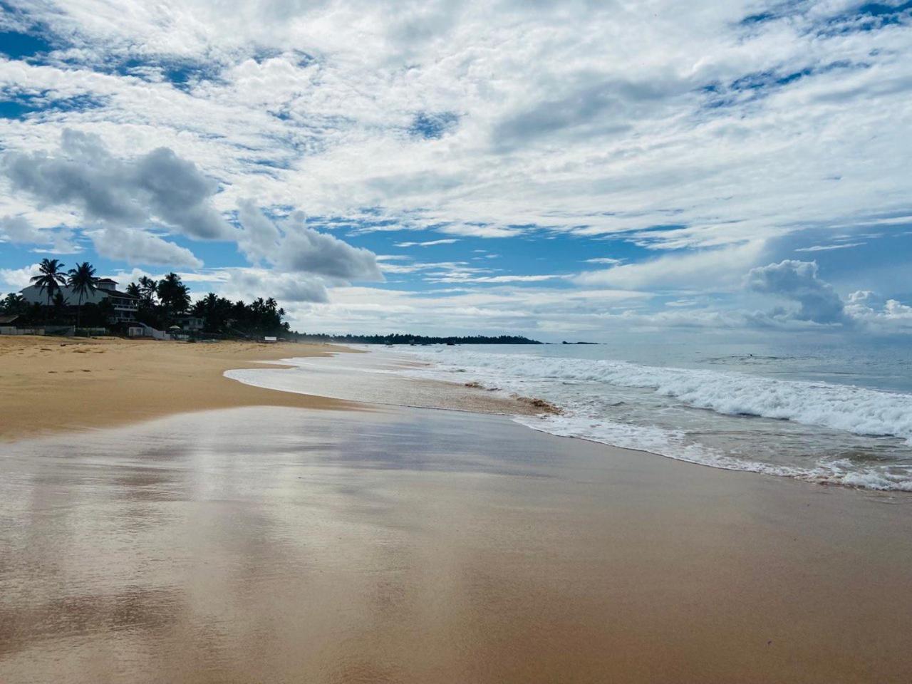 Prana Beach Hotel Ex Guli ฮิกคาดูวา ภายนอก รูปภาพ