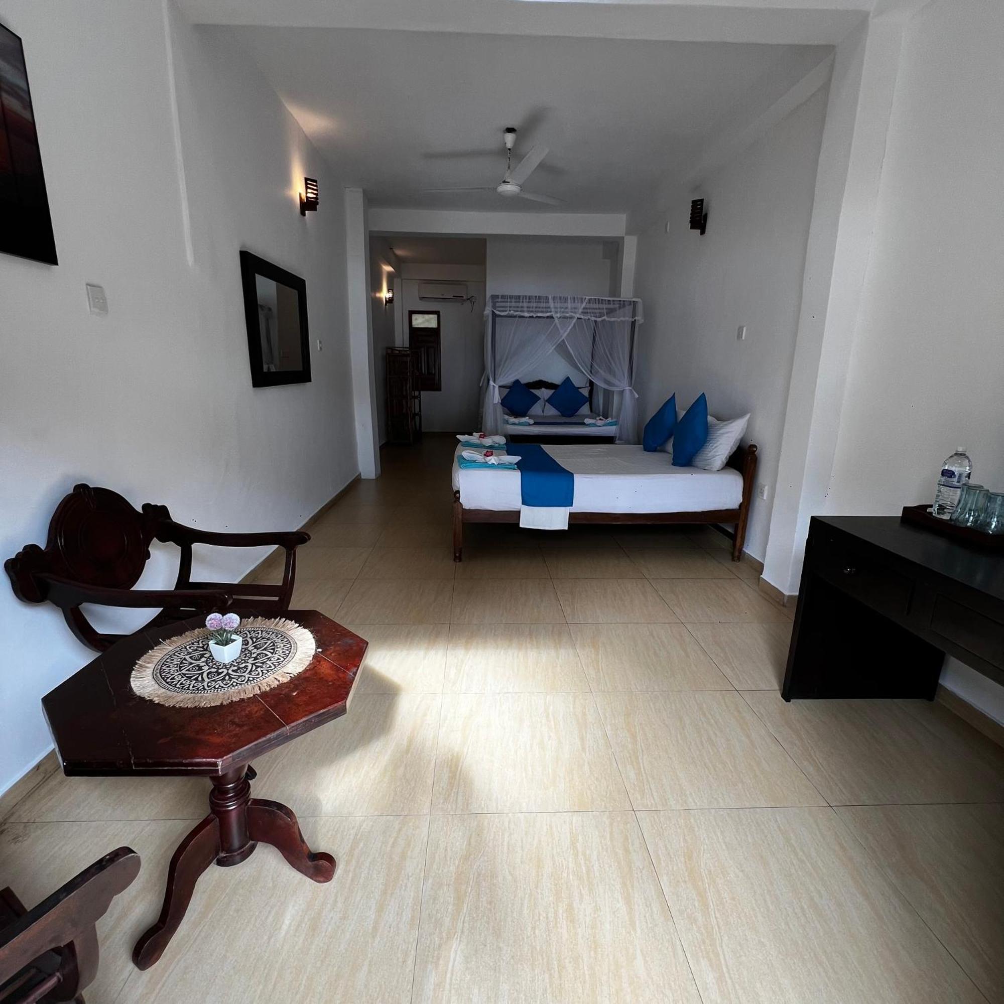 Prana Beach Hotel Ex Guli ฮิกคาดูวา ภายนอก รูปภาพ
