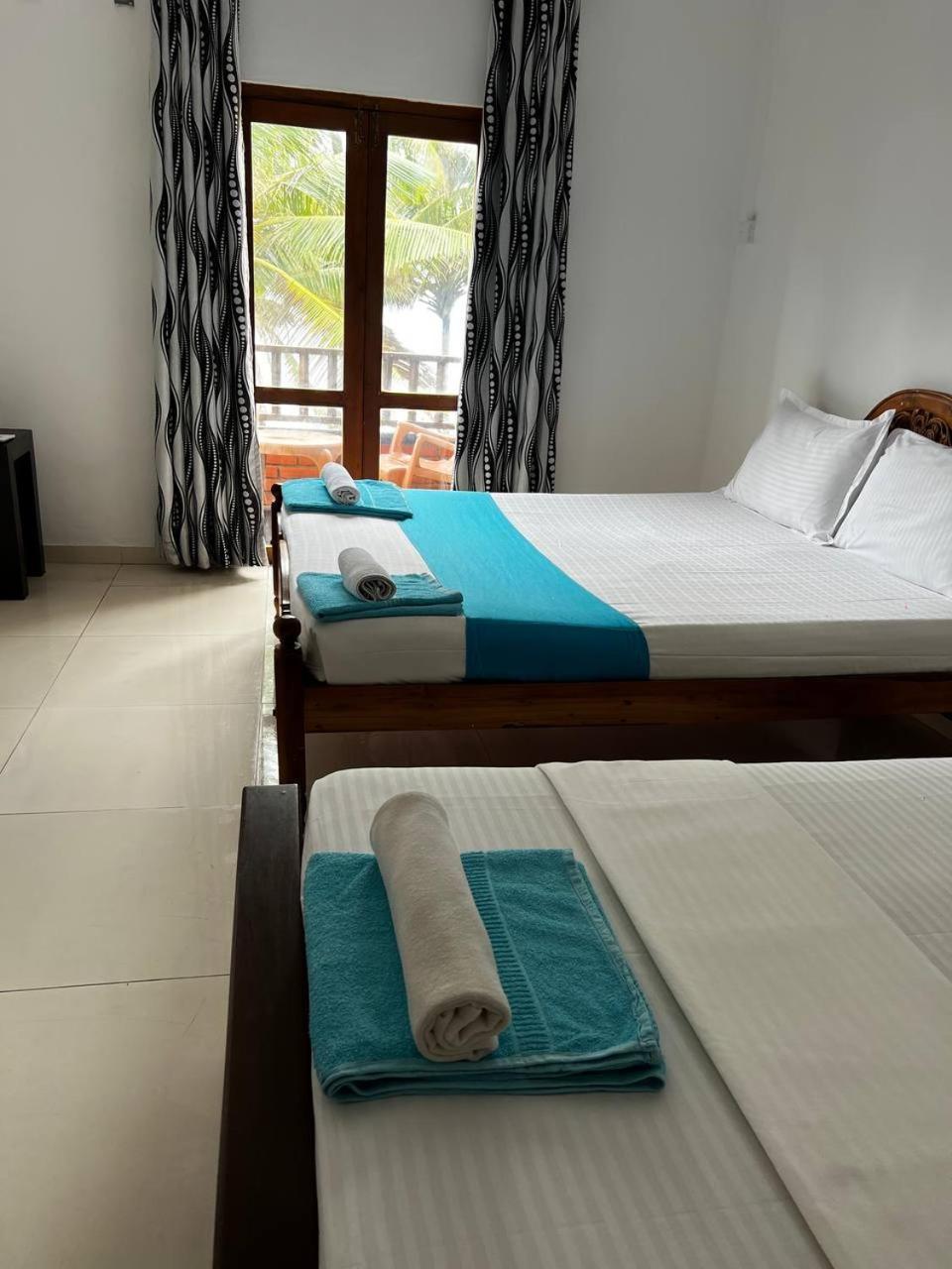 Prana Beach Hotel Ex Guli ฮิกคาดูวา ภายนอก รูปภาพ