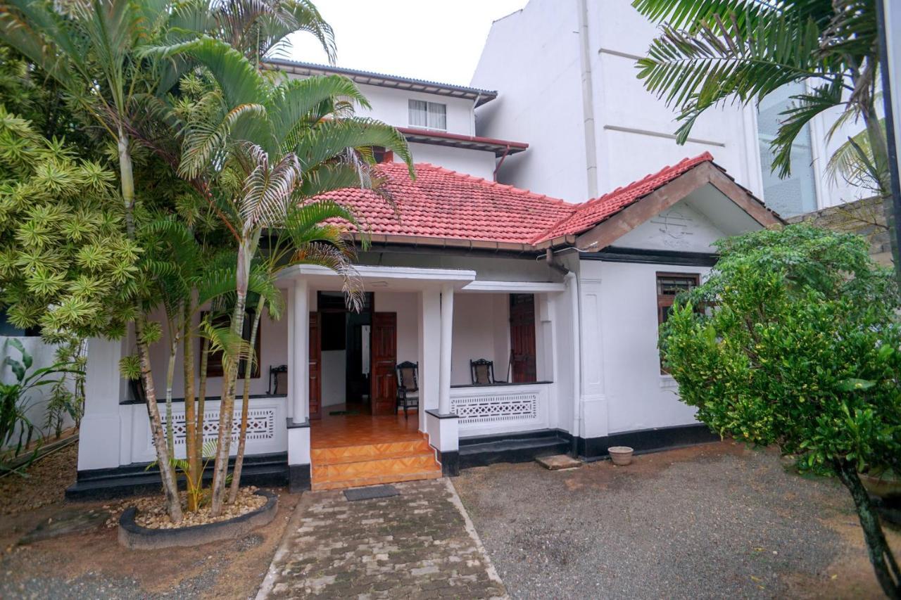 Prana Beach Hotel Ex Guli ฮิกคาดูวา ภายนอก รูปภาพ